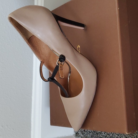 Pumps - Picture 2 of 3